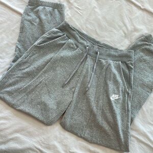 NIKE Sweatpants
